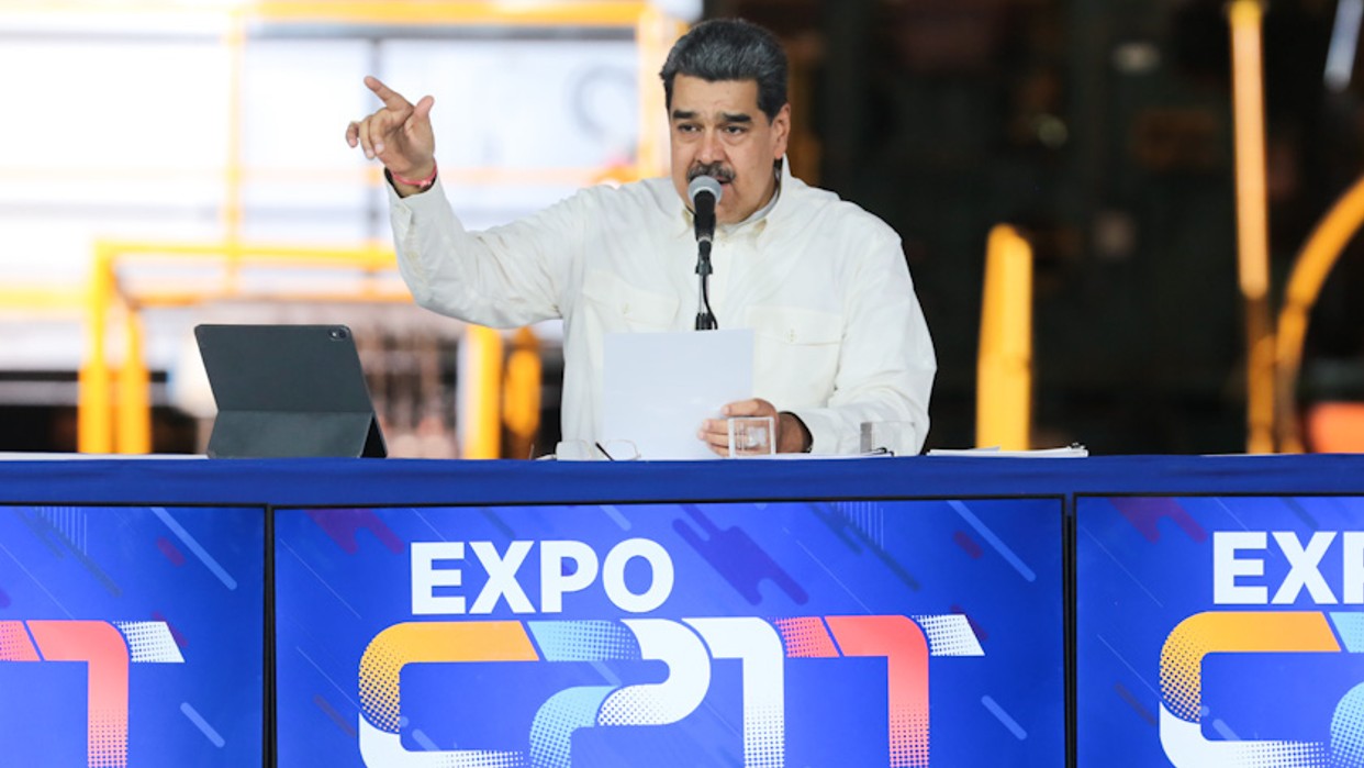 presidente-nicolas-maduro-invita-a-empresarios-venezolanos-a-construir-la-independencia-economica-de-121534.jpg