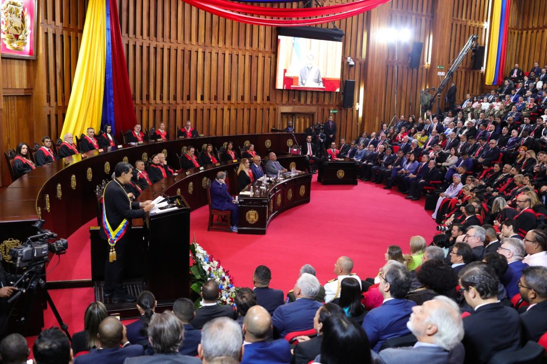 Presidente-Maduro-Ano-Judicial-Fanb-1068x712.jpeg